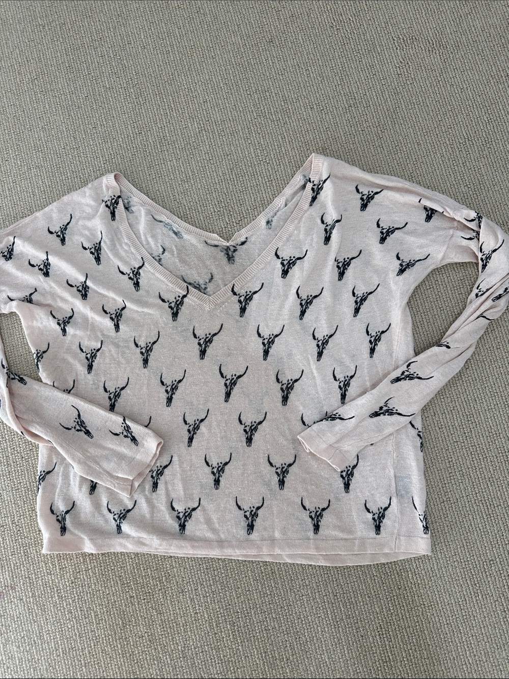 Skull Cashmere vneck sweater small longhorn